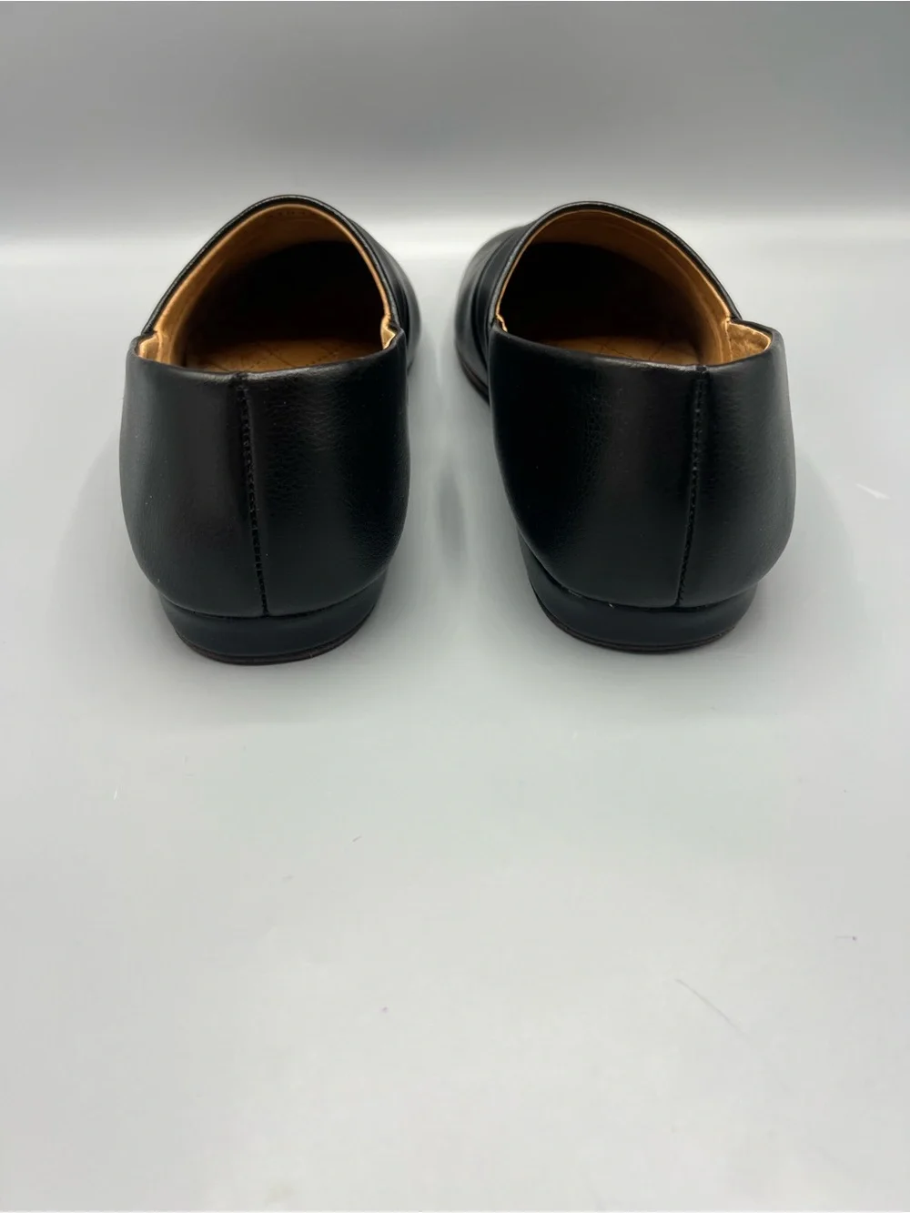 Vermont Country Store Men's Black Classic Leather Slippers